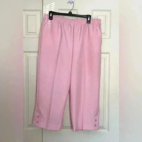 NWT Alfred Dunner PINK Womens Textured Capri  Size 12 - Picture 1 of 13